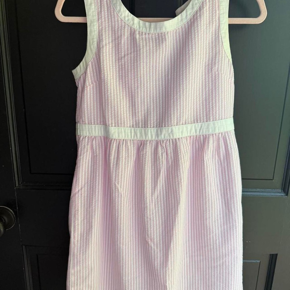 Vineyard Vines white and pink seersucker striped dress. Kids size 14